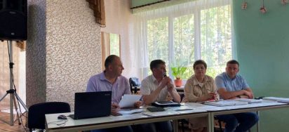 Начальник відділу освіти провів підсумкову нараду 01