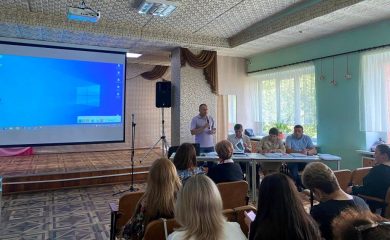 Начальник відділу освіти провів підсумкову нараду 03