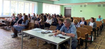 Начальник відділу освіти провів підсумкову нараду 05