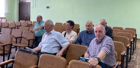 Начальник відділу освіти провів підсумкову нараду 07