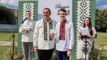 Урочистості з нагоди вручення свідоцтв 13