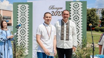 Урочистості з нагоди вручення свідоцтв 18