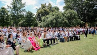 Урочистості з нагоди вручення свідоцтв 30