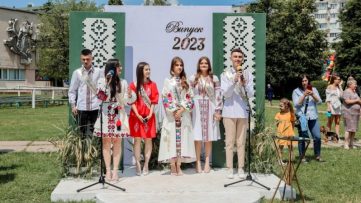 Урочистості з нагоди вручення свідоцтв 35