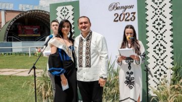 Урочистості з нагоди вручення свідоцтв 40