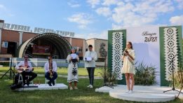 Урочистості з нагоди вручення свідоцтв 45