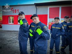 Юні рятувальники продовжують вивчення рятувальної справи 3
