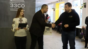 У Новояворівській школі відкрили новий затишний простір 09