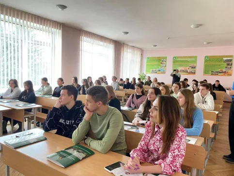Освітній проєкт з розвитку управлінських навиків для підлітків 01